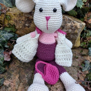 Nyuszi kabátkában - játék & sport - plüssállat & játékfigura - nyuszi - Meska.hu