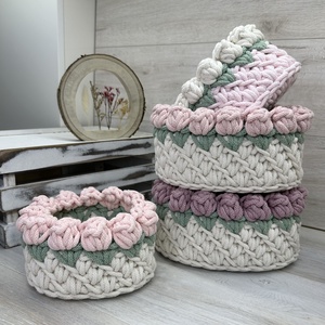 Ovális, tulipános, horgolt tároló, kosár - nagy - otthon & életmód - tárolás & rendszerezés - tárolókosár - Meska.hu