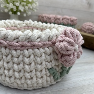 Cuki, virágos horgolt tároló, kosár - otthon & életmód - tárolás & rendszerezés - tárolókosár - Meska.hu