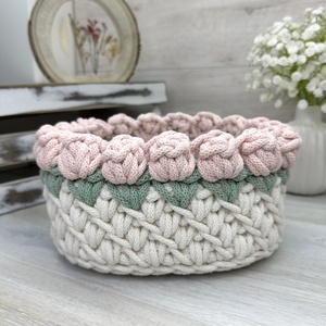 Ovális, tulipános, horgolt tároló, kosár - nagy - otthon & életmód - tárolás & rendszerezés - tárolókosár - Meska.hu