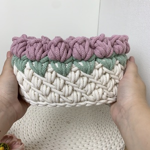 Ovális, tulipános, horgolt tároló, kosár - nagy - otthon & életmód - tárolás & rendszerezés - tárolókosár - Meska.hu