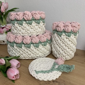 3D tulipános horgolt tároló kosár - Ekrü alap színes virággal, kicsi - otthon & életmód - tárolás & rendszerezés - tárolókosár - Meska.hu