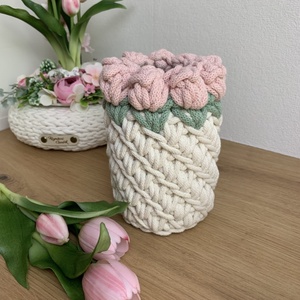 3D tulipános horgolt váza - Ekrü alap színes virággal - Meska.hu