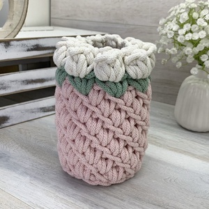 3D tulipános horgolt váza - Színes alap, Ekrü virággal - Meska.hu