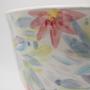 Korongozott, pasztell virágmintával díszített kerámia tál   - otthon & életmód - dekoráció - asztal és polc dekoráció - dekorációs tál, tartó - Meska.hu