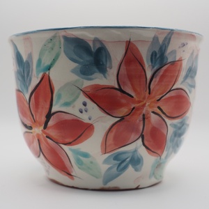 Korongozott, piros virágmintával díszített kerámia tál kék levelekkel, Otthon & Életmód, Dekoráció, Asztal és polc dekoráció, Dekorációs tál, tartó, , MESKA