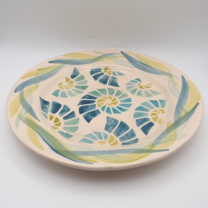 Korongozott kerámia kistányér - Ammonitesz mintával - otthon & életmód - konyhafelszerelés, tálalás - tálalás - tányér- és poháralátét - Meska.hu