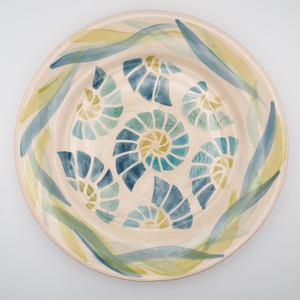 Korongozott kerámia kistányér - Ammonitesz mintával - otthon & életmód - konyhafelszerelés, tálalás - tálalás - tányér- és poháralátét - Meska.hu