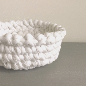 Horgolt kosár habos peremmel húsvétra - kisherceg design - Meska.hu