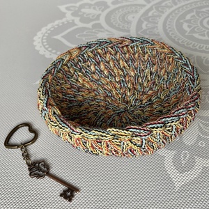 Horgolt kulcstartó kosár különleges fonalból - Kisherceg design - otthon & életmód - tárolás & rendszerezés - tárolókosár - Meska.hu