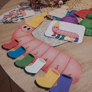 Guszti giliszta öltöztető - játék & sport - készségfejlesztő és logikai játék - memória játékok - Meska.hu