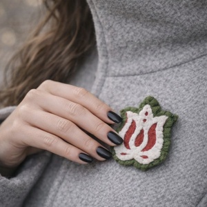 Filcből készült Tulipános kokárda, Esküvő, Kiegészítők, Kitűző, Varrás, MESKA