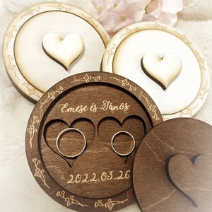 Esküvői gyűrűtartó fa doboz, gyűrűpárna saját névvel - esküvő - kiegészítők - gyűrűtartó & gyűrűpárna - Meska.hu