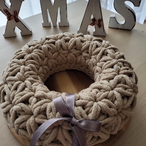 Horgolt adventi koszorú karamell  színben 24 cm - karácsony - adventi díszek - adventi koszorú - Meska.hu