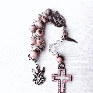 Rózsaszín, angyalos rózsafüzér keresztelőre, elsőáldozásra - ékszer - nyaklánc - gyöngyös nyaklánc - Meska.hu