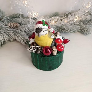 Kis méretű cinegés karácsonyi dekoráció - karácsony - karácsonyi lakásdekoráció - karácsonyi lakásdíszek - Meska.hu