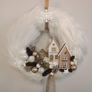 Fehér szőrmés ajtókopogtató, házikós, Karácsony, Adventi díszek, Adventi ajtódísz, , MESKA