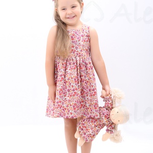  Waldorf baba és azonos anyagból készült kislány ruha - ruha & divat - babaruha & gyerekruha - ruha - Meska.hu