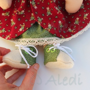 Macis ruhás Waldorf baba  - játék & sport - baba & babaház - öltöztethető baba - Meska.hu