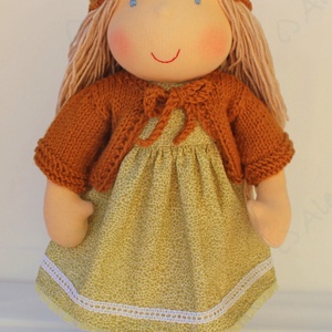 Zöld ruhás Waldorf baba - játék & sport - baba & babaház - öltöztethető baba - Meska.hu