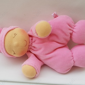 Plüss bébi baba - sötét rózsaszín, Játék & Sport, Baba & babaház, Baba, Baba-és bábkészítés, Varrás, MESKA