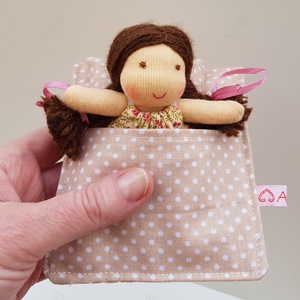 Apró Waldorf baba hálózsákkal - barna - játék & sport - baba & babaház - baba - Meska.hu