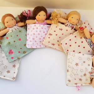 Apró Waldorf baba hálózsákkal - zöld ruhás - játék & sport - baba & babaház - baba - Meska.hu