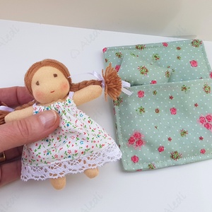 Apró Waldorf baba hálózsákkal - zöld - játék & sport - baba & babaház - baba - Meska.hu