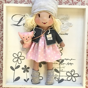 Kislány cicájával - Meska.hu