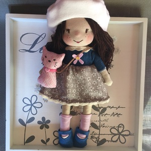 Barna kislány cicával - Meska.hu