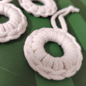 Horgolt karácsonyfa dísz  - karácsony - karácsonyi lakásdekoráció - karácsonyfadíszek - Meska.hu