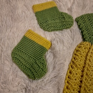 Horgolt kisbaba/lány szett sárga/zöld színben - ruha & divat - gyerekruha - szoknya - Meska.hu