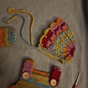 Horgolt kisbaba szett  - ruha & divat - gyerekruha - Meska.hu