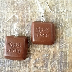 Tejcsokis Ritter sport fülbevaló - Meska.hu