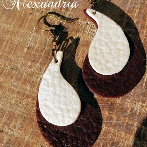 Bőrhatású fülbevaló - ékszer - fülbevaló - lógó csepp fülbevaló - Meska.hu