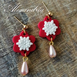 Piros hópelyhes fülbevaló - Meska.hu