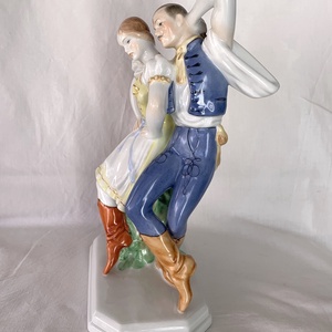 Herendi porcelán  táncoló pár népi viseletben, kézzel festett, hibátlan állapotban - művészet - szobor - kerámia - Meska.hu