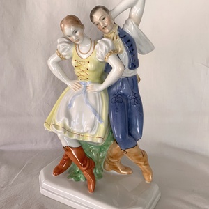 Herendi porcelán  táncoló pár népi viseletben, kézzel festett, hibátlan állapotban, Művészet, Szobor, Kerámia, , MESKA
