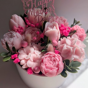 Anyák napi rózsaszín, illatosított szójaviasz virágbox, Otthon & Életmód, Virágdekoráció, Virágok, Virágbox, Gyertya-, mécseskészítés, MESKA