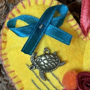 Színben Passzoló Szívecske - Teknőssel - otthon & életmód - dekoráció - fali és függő dekoráció - függődísz - Meska.hu