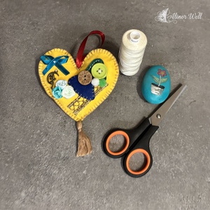 Színben Passzoló Szívecske - Tündérrel, Otthon & Életmód, Dekoráció, Fali és függő dekoráció, Függődísz, Hímzés, Varrás, MESKA