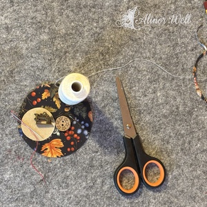 Varrótálca kézműveseknek kulcstartóval - otthon & életmód - dekoráció - dísztárgy - Meska.hu