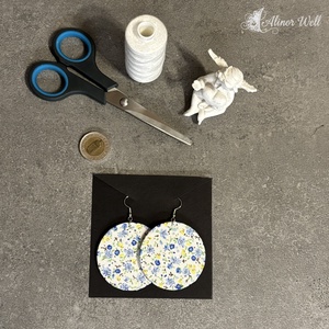 Kisvirágos fülbevaló, Ékszer, Fülbevaló, Lógós kerek fülbevaló, Ékszerkészítés, Varrás, MESKA