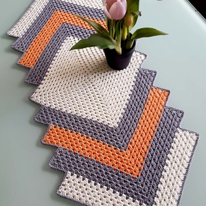 Asztali futó/terítő - otthon & életmód - dekoráció - asztal és polc dekoráció - horgolt & csipketerítő - Meska.hu