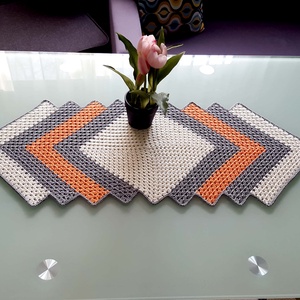 Asztali futó/terítő - otthon & életmód - dekoráció - asztal és polc dekoráció - horgolt & csipketerítő - Meska.hu