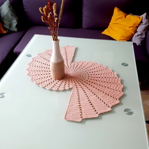 Asztali futó/terítő, Otthon & Életmód, Dekoráció, Asztal és polc dekoráció, Horgolt & Csipketerítő, Horgolás, MESKA