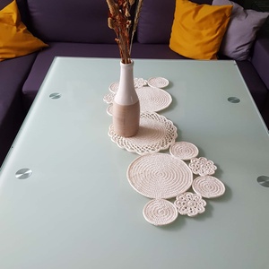 Asztali futó/terítő - otthon & életmód - dekoráció - asztal és polc dekoráció - horgolt & csipketerítő - Meska.hu