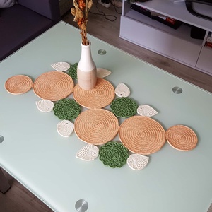 Asztali futó/terítő - otthon & életmód - dekoráció - asztal és polc dekoráció - horgolt & csipketerítő - Meska.hu