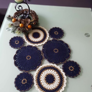 Karácsonyi Asztali futó/terítő - otthon & életmód - dekoráció - asztal és polc dekoráció - horgolt & csipketerítő - Meska.hu