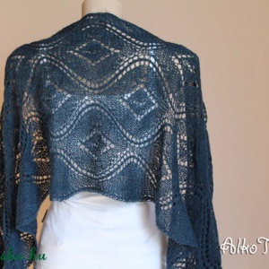 Kötött  kék stóla, mutatós hullámmintával -  - Meska.hu